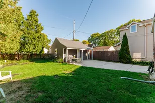 9220 Harding Blvd, Wauwatosa, WI 53226 - Photo 36