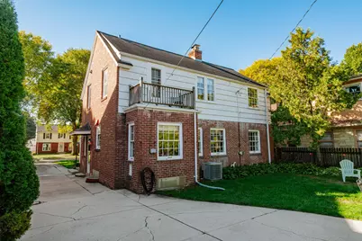 9220  Harding Blvd, Wauwatosa, WI 53226 - Photo 32