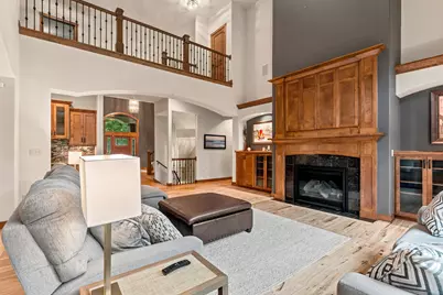 11542 N Creekside Ct, Mequon, WI 53092 - Photo 6