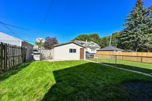 3614 W Rogers St, Milwaukee, WI 53215 - Photo 24