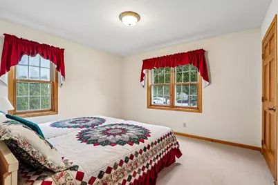 462  Deerwood Ct, Grafton, WI 53024 - Photo 12