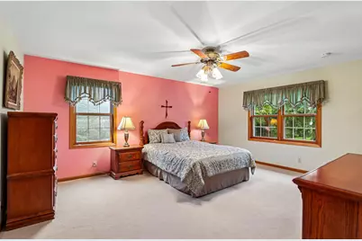 462  Deerwood Ct, Grafton, WI 53024 - Photo 8