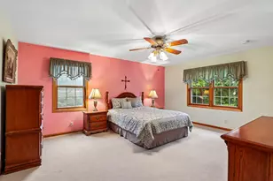 462 Deerwood Ct, Grafton, WI 53024 - Photo 8