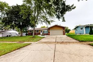521 W Ryder St, Jefferson, WI 53549 - Photo 4