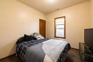 2375 S 16th St, Milwaukee, WI 53215 - Photo 16