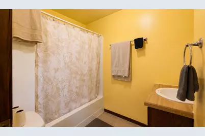 2375 S 16th St #2377, Milwaukee, WI 53215 - Photo 8