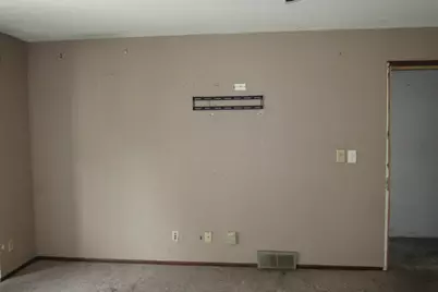 8638 N Servite Dr, Milwaukee, WI 53223 - Photo 20