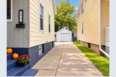 2063  Green St, Racine, WI 53402 - Photo 2