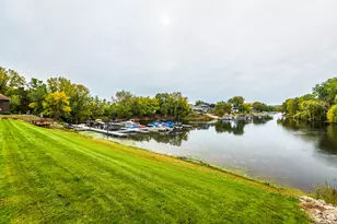 1351 Lauderdale Pl, Onalaska, WI 54650 - Photo 20