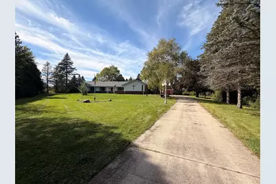 1780  Margaret Ct, Jackson, WI 53037 - Photo 2