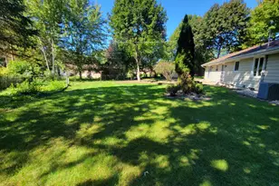 21825 Oakmont Ln, Brookfield, WI 53045 - Photo 24