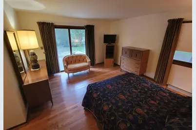 21825  Oakmont Ln, Brookfield, WI 53045 - Photo 10