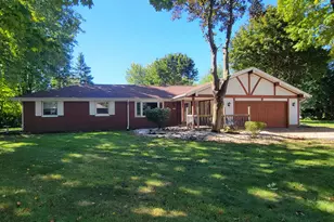 21825 Oakmont Ln, Brookfield, WI 53045 - Photo 1