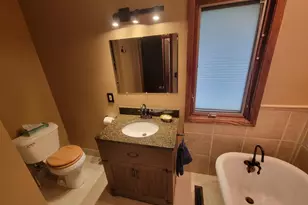 21825 Oakmont Ln, Brookfield, WI 53045 - Photo 18