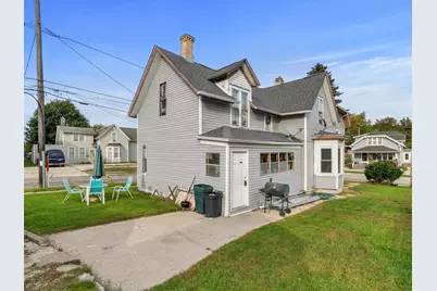 1602 S 10th St, Manitowoc, WI 54220 - Photo 2