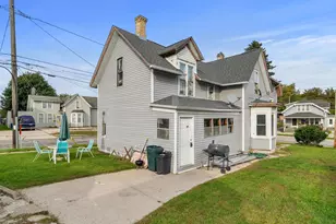 1602 S 10th St, Manitowoc, WI 54220 - Photo 2