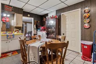 1602 S 10th St, Manitowoc, WI 54220 - Photo 8