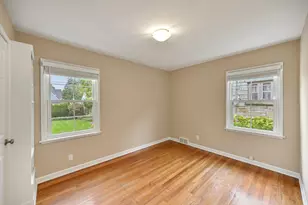 2425 N 81st St, Wauwatosa, WI 53213 - Photo 20