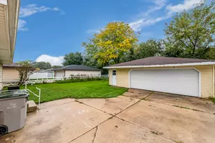 8254 N 106th St, Milwaukee, WI 53224 - Photo 20