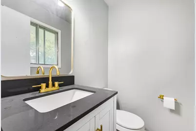 8254 N 106th St, Milwaukee, WI 53224 - Photo 16