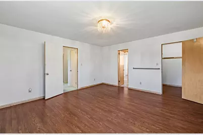 639  Erie Ave, Oostburg, WI 53070 - Photo 12