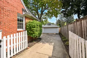 2630 N 89th St, Wauwatosa, WI 53226 - Photo 36