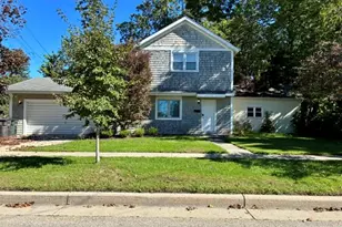 717 Center St, Lake Geneva, WI 53147 - Photo 1