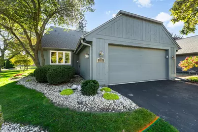 2301 W Dickinson Ct, Mequon, WI 53092 - Photo 28
