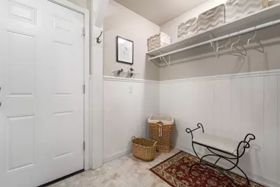 2301 W Dickinson Ct, Mequon, WI 53092 - Photo 22