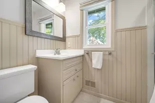 2301 W Dickinson Ct, Mequon, WI 53092 - Photo 20