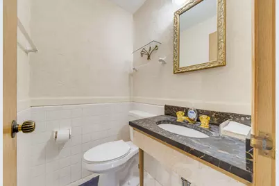 7320 N Pheasant Ln, River Hills, WI 53217 - Photo 12