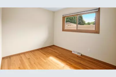 5624 S 24th St, Milwaukee, WI 53221 - Photo 22