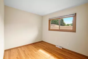 5624 S 24th St, Milwaukee, WI 53221 - Photo 22