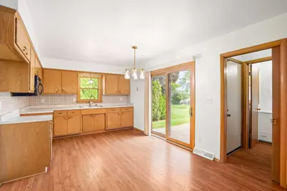 5624 S 24th St, Milwaukee, WI 53221 - Photo 8
