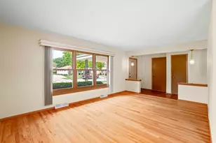 5624 S 24th St, Milwaukee, WI 53221 - Photo 4