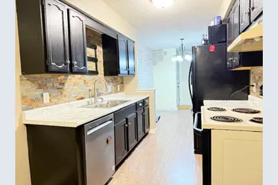 9600 W Beloit Rd #5, Milwaukee, WI 53227 - Photo 6