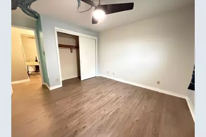 9600 W Beloit Rd #5, Milwaukee, WI 53227 - Photo 8