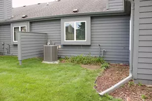 W180N9872 Riversbend Circle, Germantown, WI 53022 - Photo 4