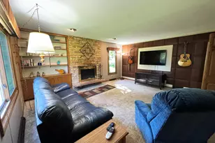 670 Hillcrest Dr, Brookfield, WI 53186 - Photo 14