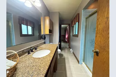 670  Hillcrest Dr, Brookfield, WI 53186 - Photo 18