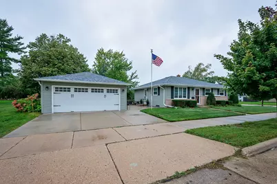 5353 S Elaine Ave, Cudahy, WI 53110 - Photo 4
