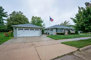 5353 S Elaine Ave, Cudahy, WI 53110 - Photo 4