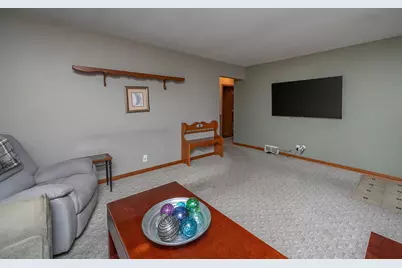5353 S Elaine Ave, Cudahy, WI 53110 - Photo 8