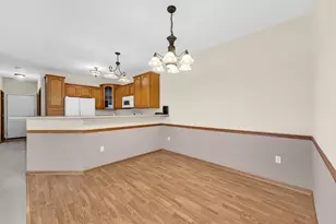 1527 Summerset Dr, Racine, WI 53406 - Photo 10