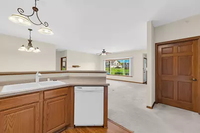 1527  Summerset Dr #91, Racine, WI 53406 - Photo 16