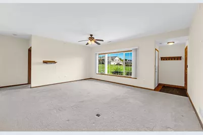 1527  Summerset Dr #91, Racine, WI 53406 - Photo 6