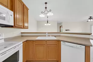 1527 Summerset Dr, Racine, WI 53406 - Photo 22