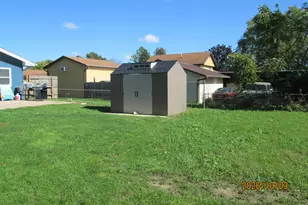 8235 Old Spring St, Racine, WI 53406 - Photo 14