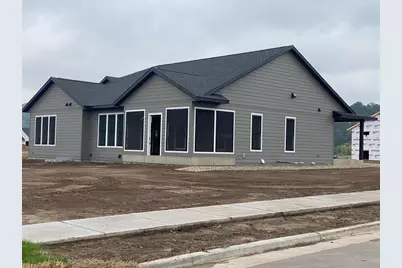 1422  Iris St, Holmen, WI 54636 - Photo 2