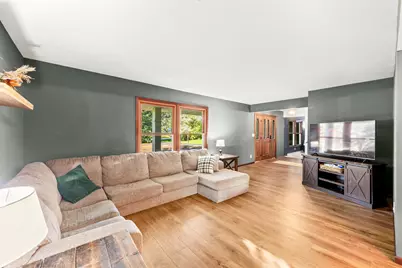 5110 S Woodridge Ln, New Berlin, WI 53146 - Photo 16